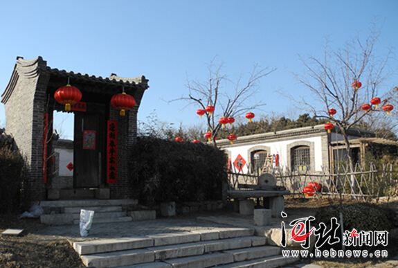 八千余个红灯笼挂进公园广场 石家庄年味浓了（组图）
