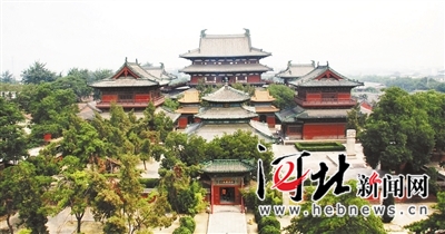 隆兴寺全景。